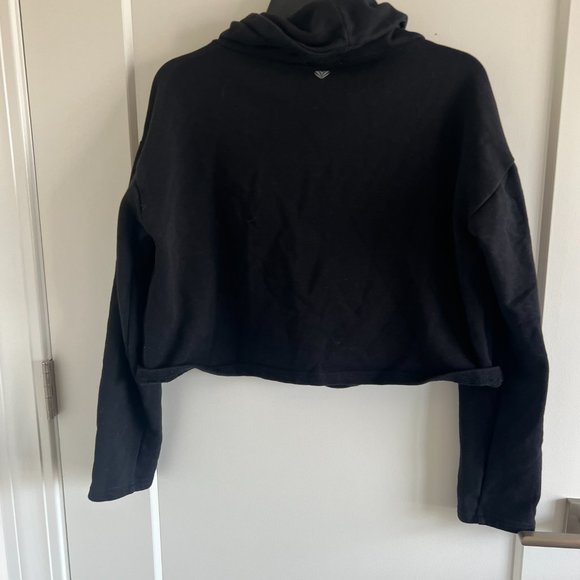 Forever 21 cropped turtleneck Active Sweater - Picture 4 of 4